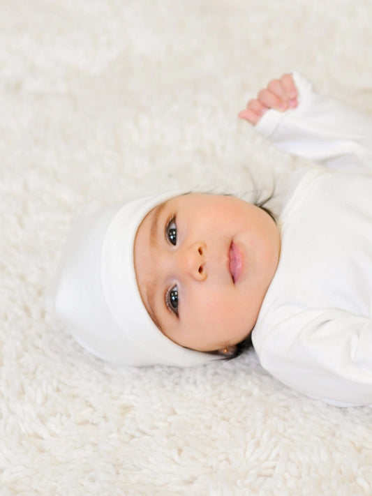 (Preventa - Entrega en 3-4 semanas) Gorro para bebé – Blanco orgánico